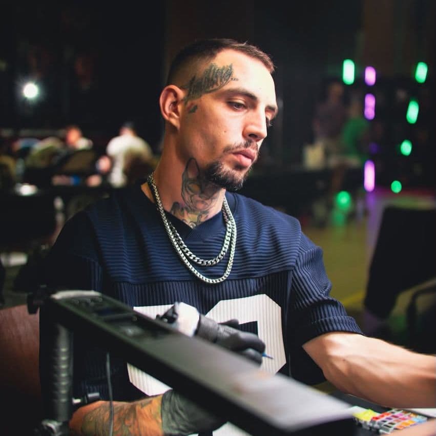 Marcos Guttierez at work, from the official battle announcement